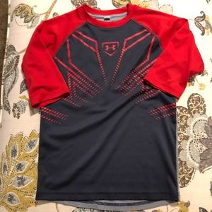 Under armour boys 3/4 length shirt size 6